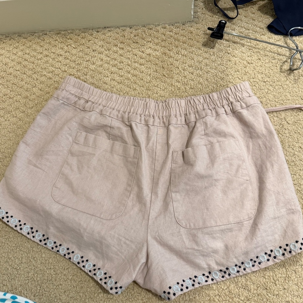 Blush Pink embroidered Loft shorts - Picture 2 of 4